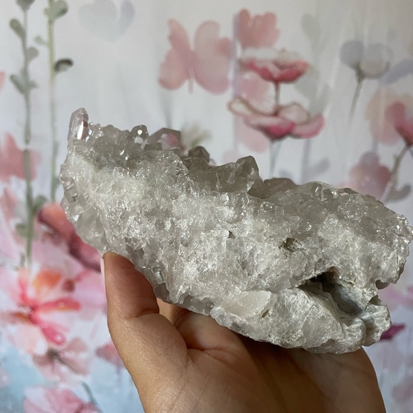 Beautiful sparkly super clear clear quartz crystal - Picture 4 of 8